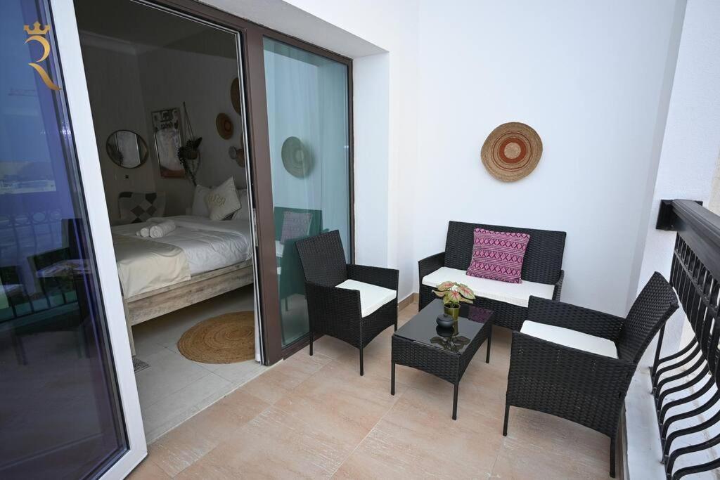 Yas Natura Bliss 1Br Apartment Абу Даби Екстериор снимка