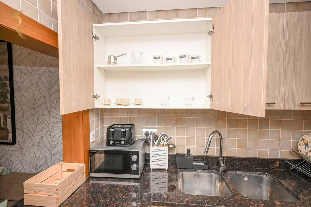 Yas Natura Bliss 1Br Apartment Абу Даби Екстериор снимка